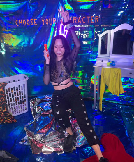 monnietings naked model galleries