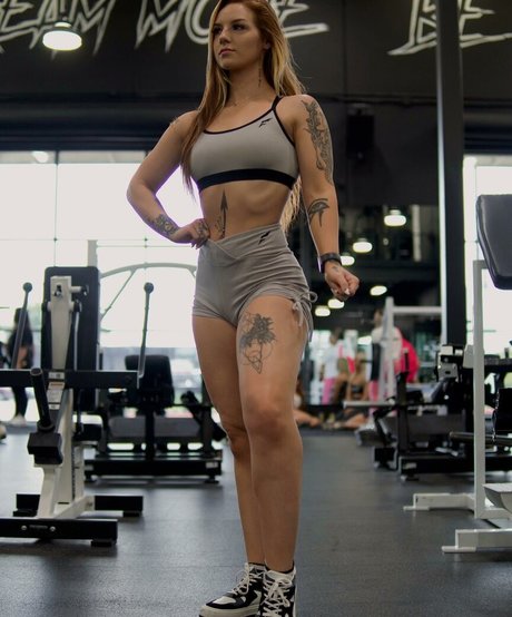 Natasha Gillem model erotic pics