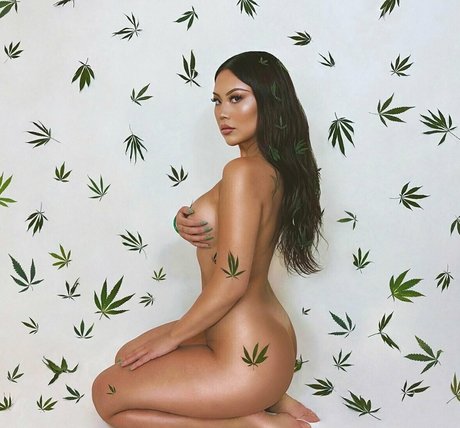 mikolove star nude photos