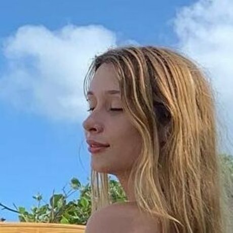 Camilleadrt model exclusive photo