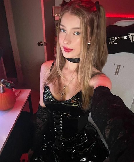 Gabryelle Costner sex actress photo