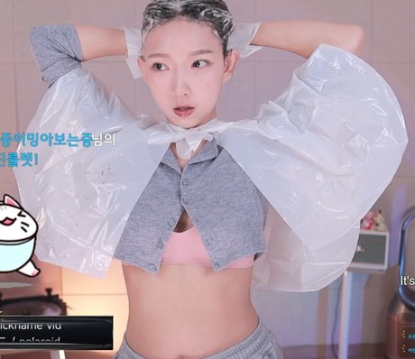 leelate naked model archive