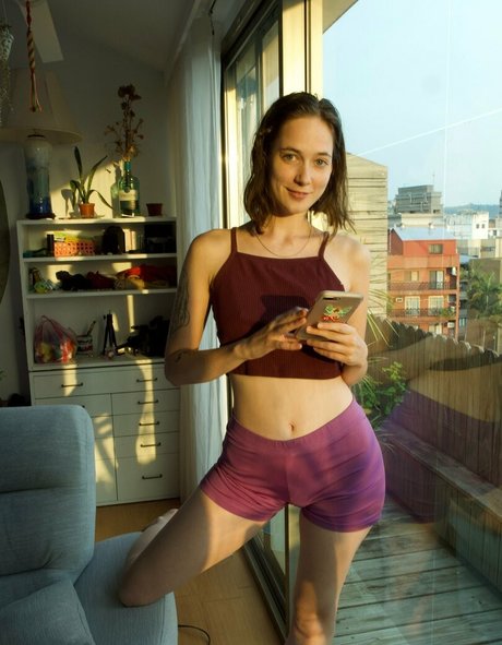 LilyAndOwen hot model picture