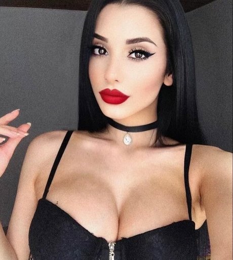 Aslihan pornstar adult pic