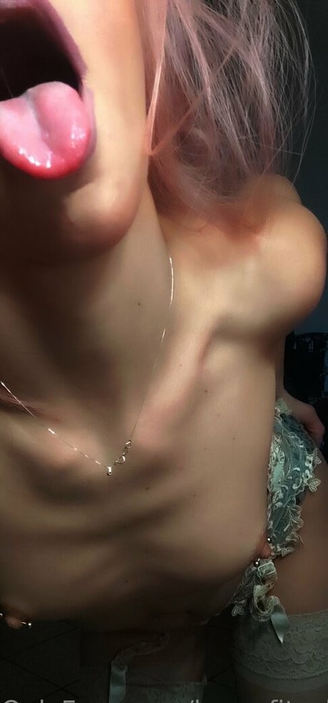 boomfitsabry art model pics