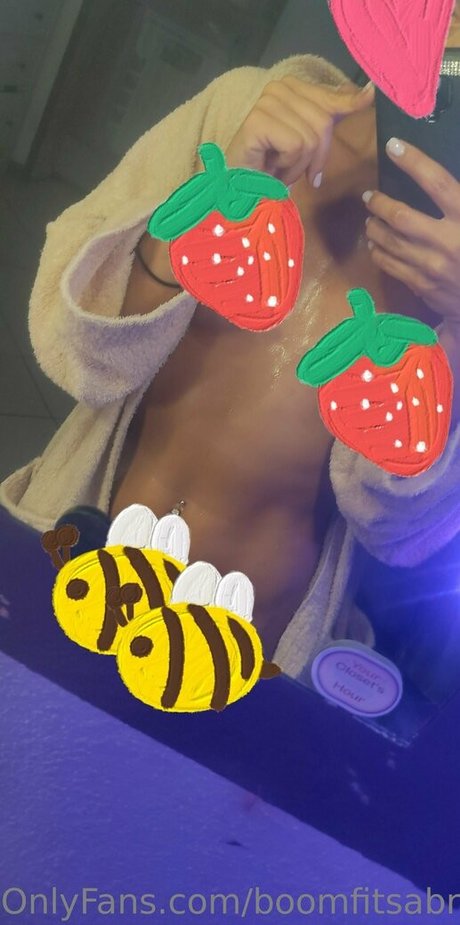 boomfitsabry model high quality images