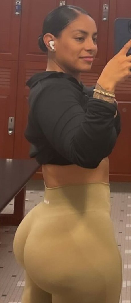 janibel b model art photos