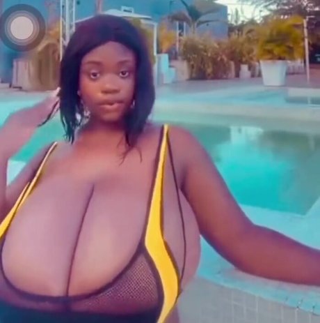 Chanel La Croix star sexy galleries