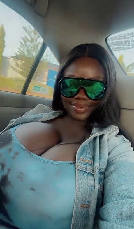 Chanel La Croix xxx star photos