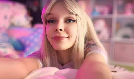 purebeautye art model img