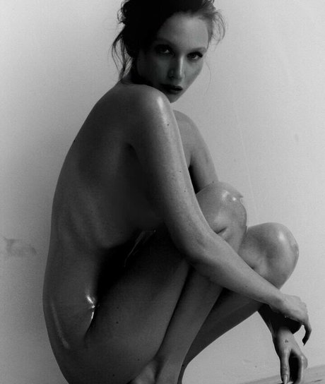 Annie Kinshova high quality pornstar pic