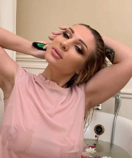 Sexyroksi beautiful actress pic