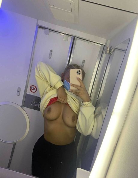 small onlyfans pornographic images