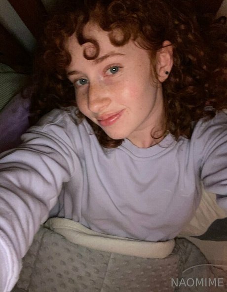 naomime sexy model img