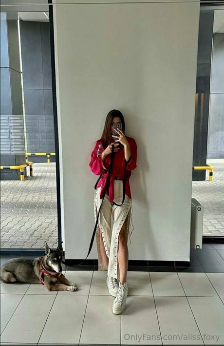 aliss foxy pretty actress pics