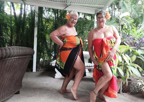 fungrannies nude actress pic