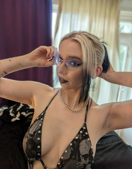 Morrigans Masquerade best star pictures