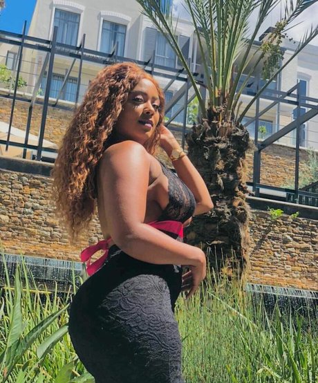 Bella Batista top actress image