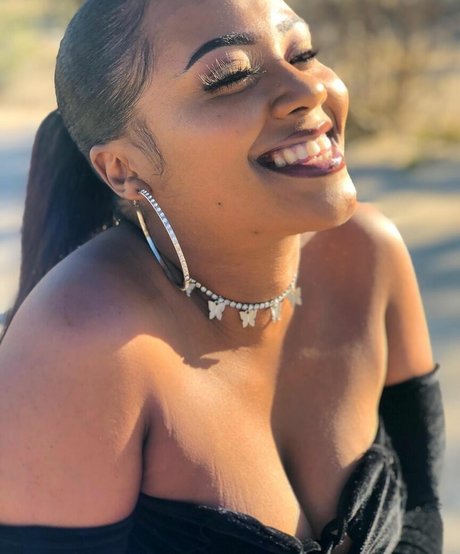 Bella Batista exclusive pornstar image