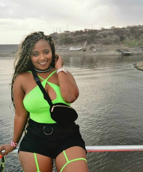 Bella Batista perfect star image