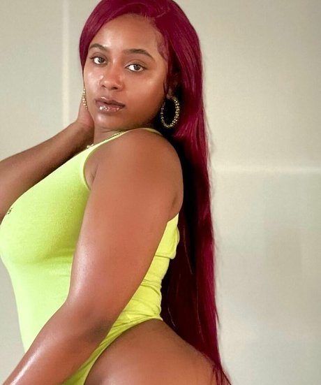 Bella Batista art star archive