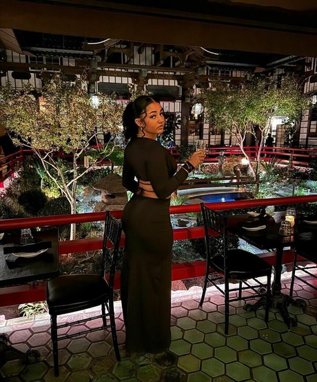 Scarlet May pornstar pretty image