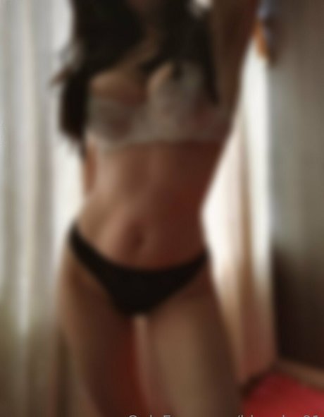 bluesky 01 erotic model img