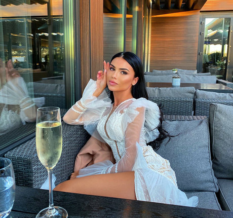 leyla night model pics