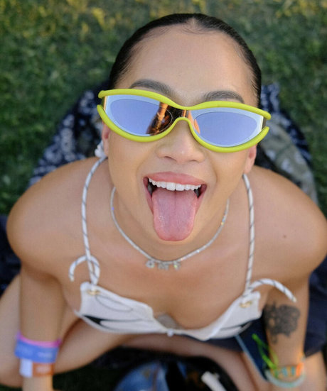 Twaydabae star sexy pics