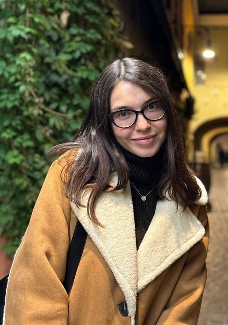 female popular onlyfans exclusive pictures