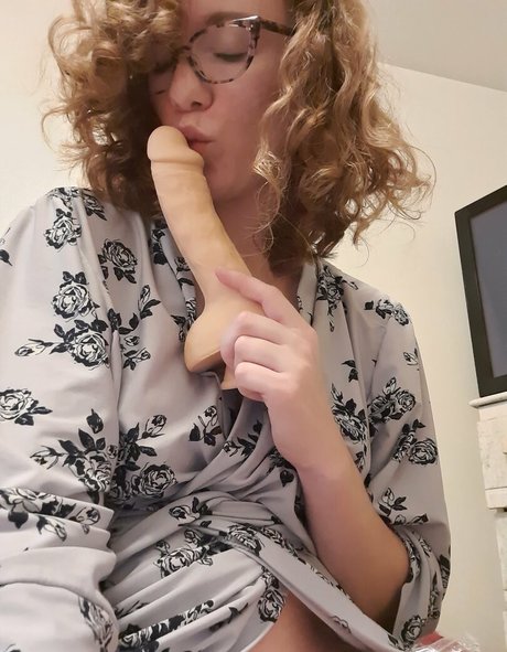 miss kris butt nudes model photos