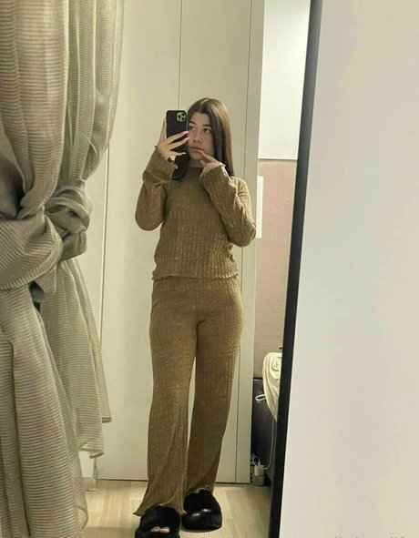 littlewaiifu free pornstar pics