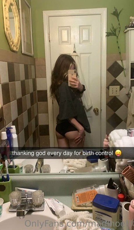 madinoelll star naked gallery