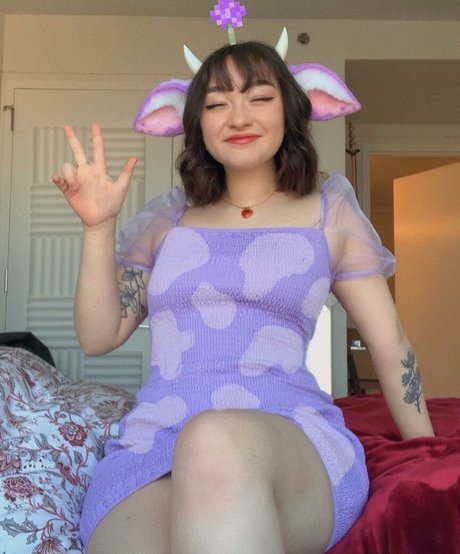 Mxmtoon star xxx photos