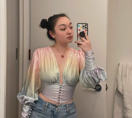 Mxmtoon beautiful star archive