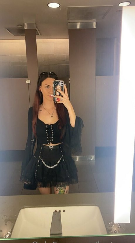 lost cos model art pic