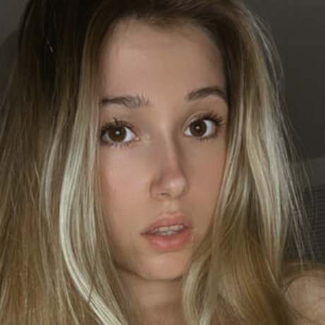 elleperrii model art photos