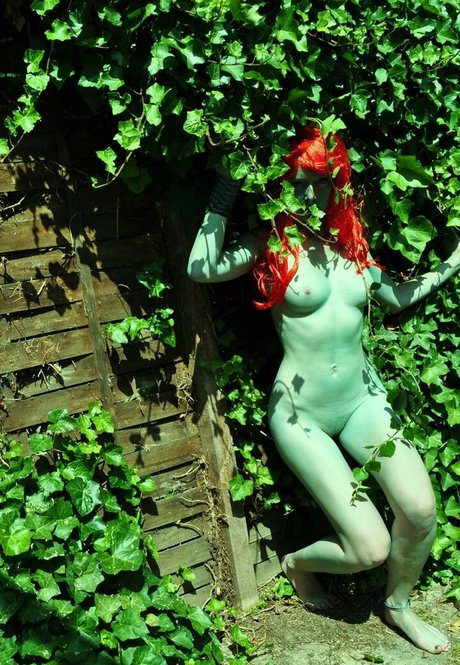 GroovyFlowerGirl high quality pornstar picture