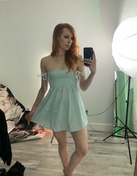 TravelDanielle top actress img