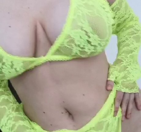 curvyfoxy89 pornstar nude pic