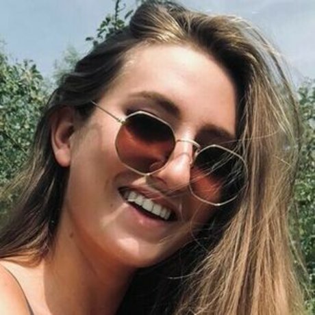 Dutch Deelee model perfect images