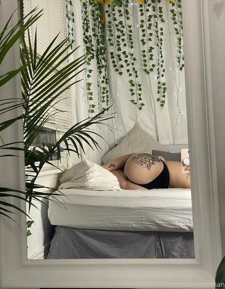 sadiefreeman pornographic model archive