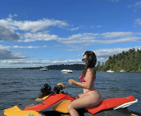 Kelcey Wright model hot pics