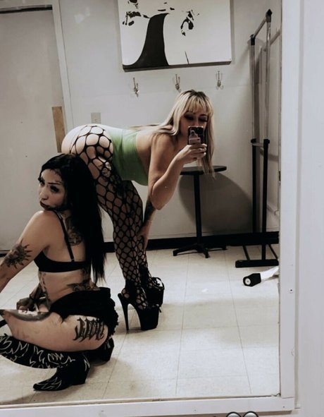 Bubble Bella nude actress pics