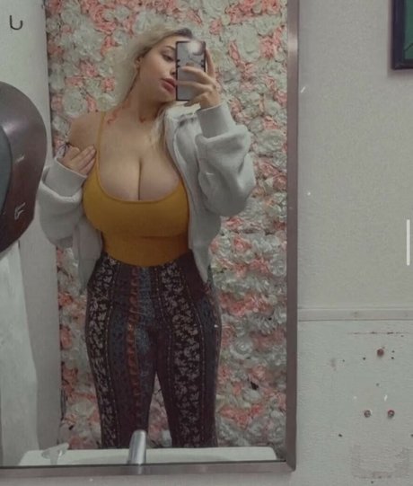 Bubble Bella pornstar art archive