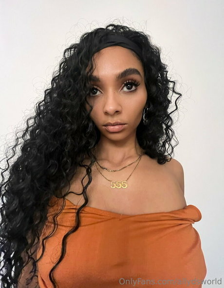 allydsworld naked actress pictures