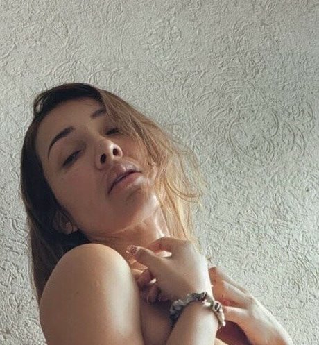 Alma Briano sex star pic