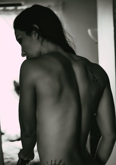 Alma Briano nice model pictures