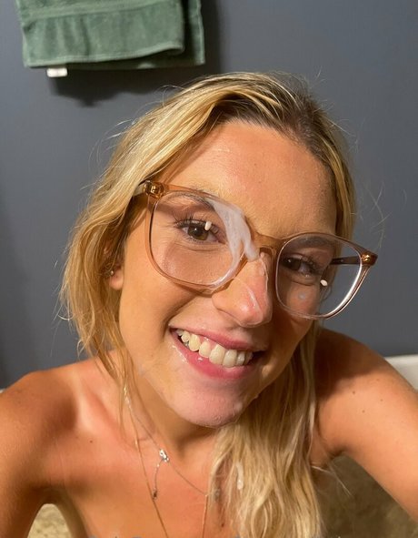 favoritelittlesecret nude actress galleries