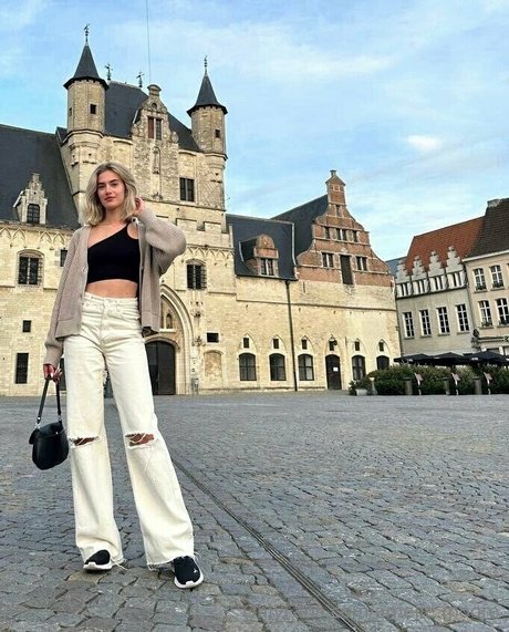 elisa holt pretty pornstar galleries